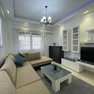 tirana-new-bazaar-apartment-no2.hotels-in-tirana.com/